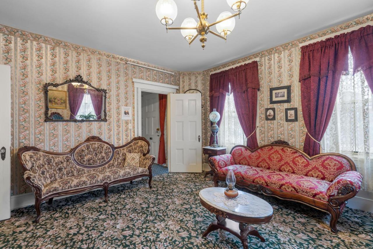 Bed and Breakfast Lizzie Borden House Fall River Exterior foto