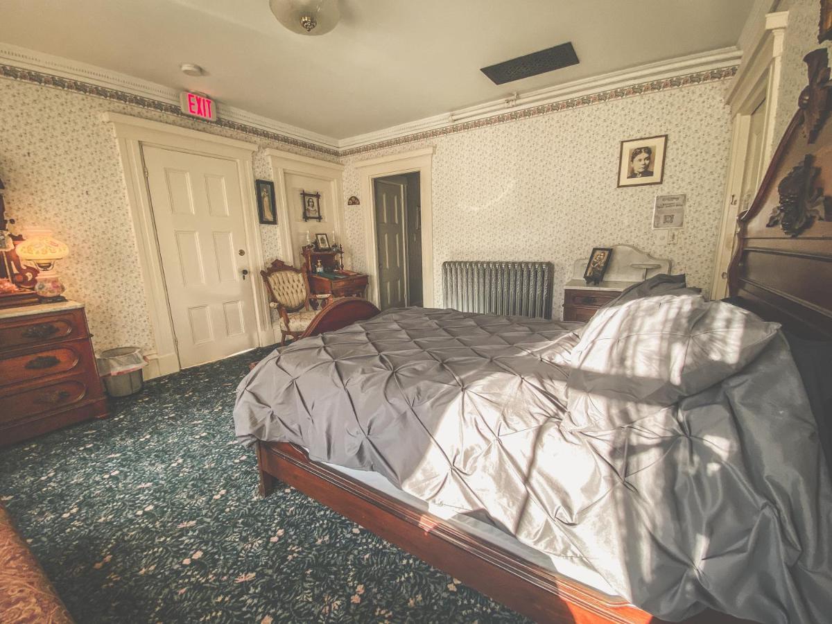 Bed and Breakfast Lizzie Borden House Fall River Exterior foto