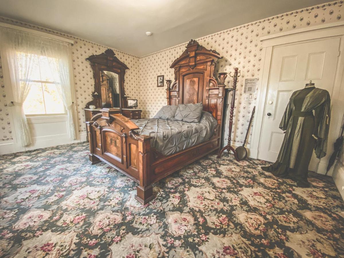Bed and Breakfast Lizzie Borden House Fall River Exterior foto