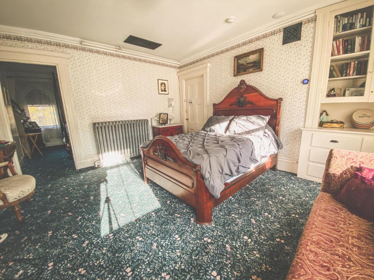 Bed and Breakfast Lizzie Borden House Fall River Exterior foto